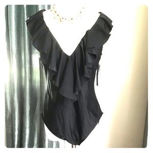 NWT ruffle bathing suit🏝